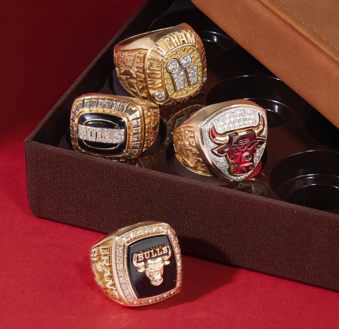 Magic johnson deals championship rings